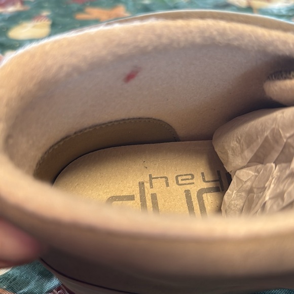 Hey Dude chukka
Boots, new with tags
Men’s 9
Women's 11 - Picture 3 of 6